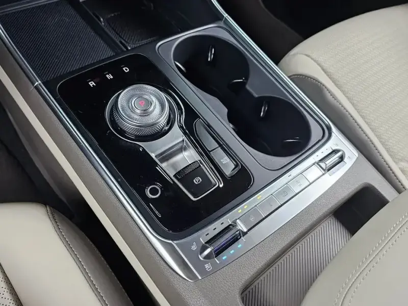 2024 Kia Carnival с пробегом 23 739 км