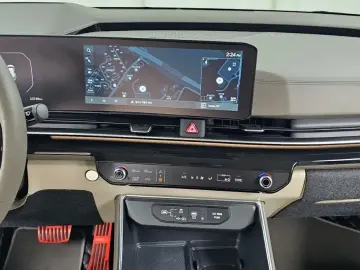 2024 Kia Carnival с пробегом 23 739 км