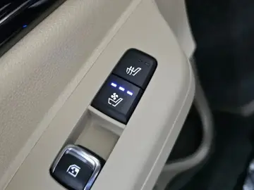 2024 Kia Carnival с пробегом 23 739 км