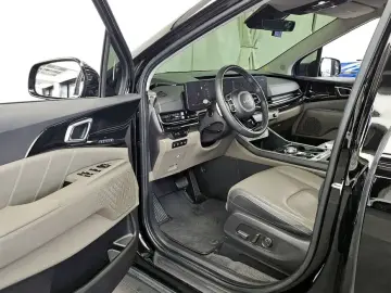 2024 Kia Carnival с пробегом 53 015 км