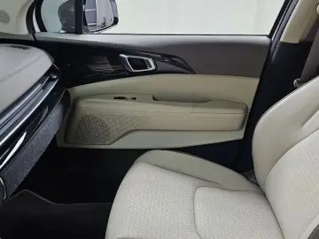 2024 Kia Carnival с пробегом 23 739 км