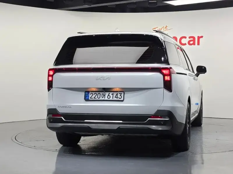 2024 Kia Carnival с пробегом 30 043 км