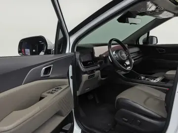 2024 Kia Carnival с пробегом 30 043 км