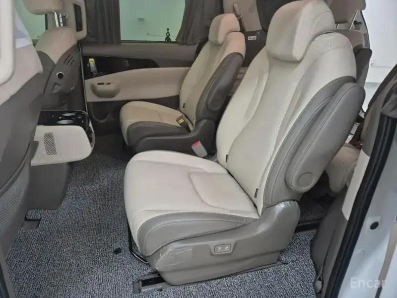 2024 Kia Carnival с пробегом 45 262 км