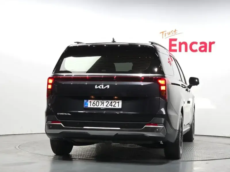 2025 Kia Carnival с пробегом 16 130 км