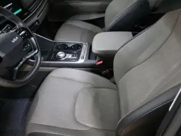 2025 Kia Carnival с пробегом 20 100 км