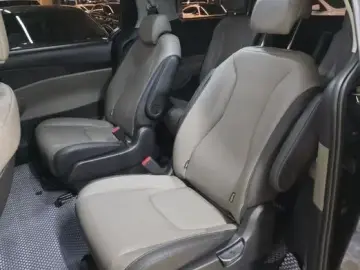 2025 Kia Carnival с пробегом 20 100 км