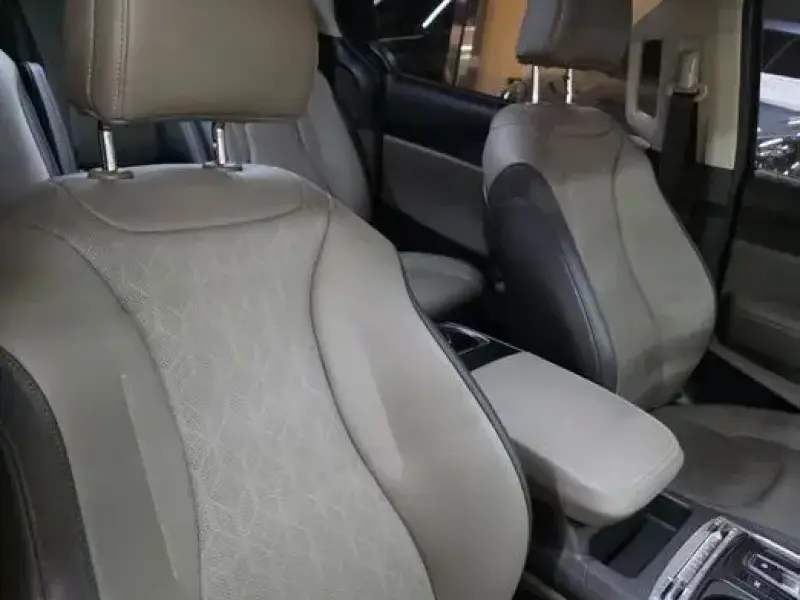 2025 Kia Carnival с пробегом 20 100 км