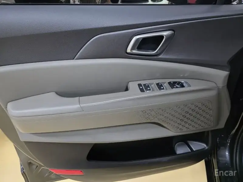 2025 Kia Carnival с пробегом 20 100 км