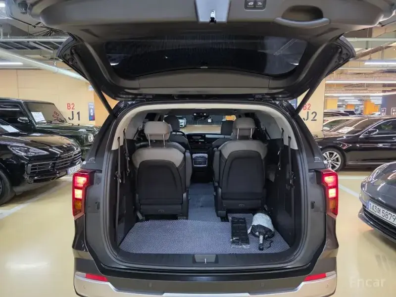 2025 Kia Carnival с пробегом 20 100 км