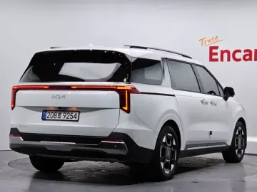 2024 Kia Carnival с пробегом 27 891 км
