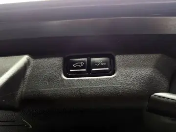 2025 Kia Carnival с пробегом 16 130 км