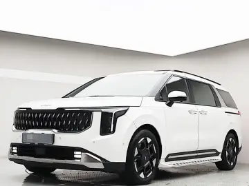 2024 Kia Carnival с пробегом 4 490 км