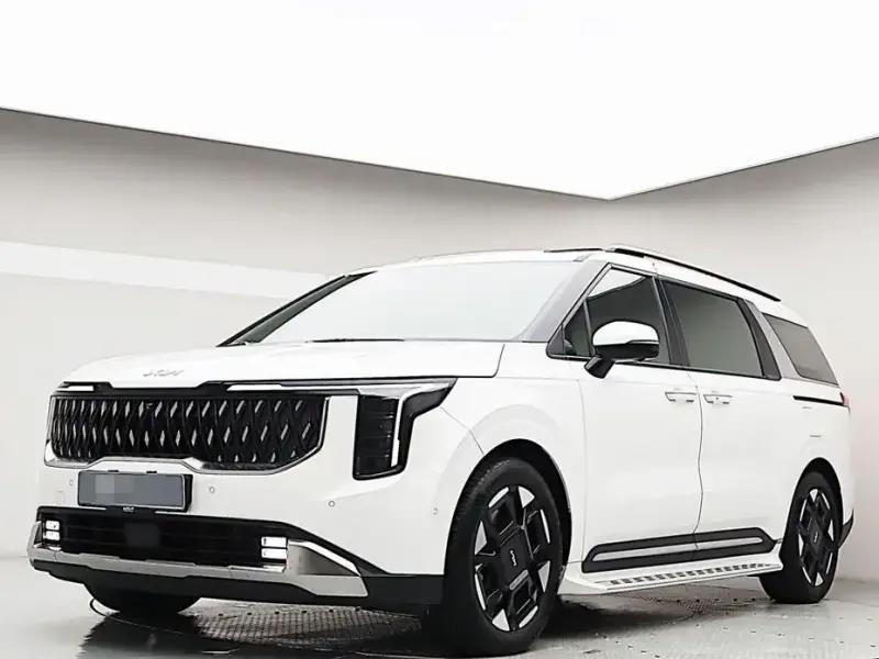 2024 Kia Carnival с пробегом 4 490 км