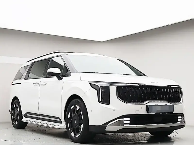 2024 Kia Carnival с пробегом 4 490 км