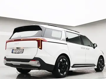 2024 Kia Carnival с пробегом 4 490 км