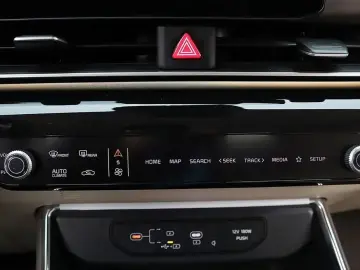 2024 Kia Carnival с пробегом 4 490 км
