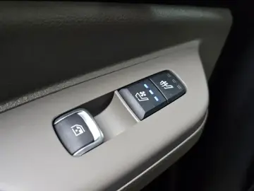 2024 Kia Carnival с пробегом 27 891 км