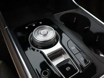 2024 Kia Carnival с пробегом 4 490 км