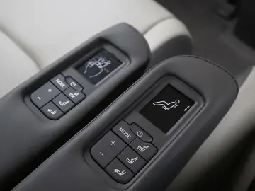 2024 Kia Carnival с пробегом 4 490 км