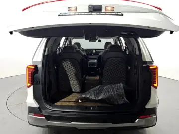 2024 Kia Carnival с пробегом 27 891 км
