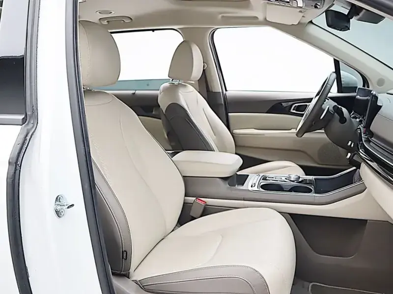 2024 Kia Carnival с пробегом 4 490 км