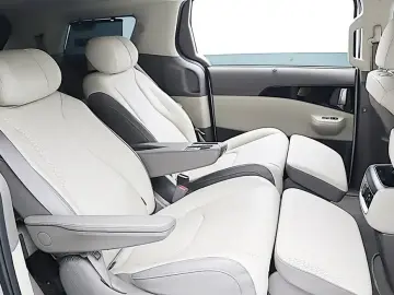 2024 Kia Carnival с пробегом 4 490 км