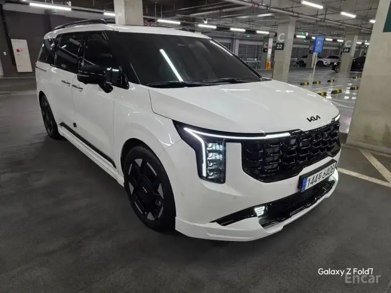 2023 Kia Carnival с пробегом 34 547 км
