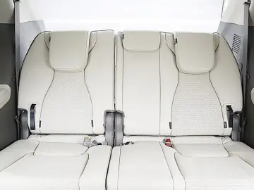 2024 Kia Carnival с пробегом 4 490 км
