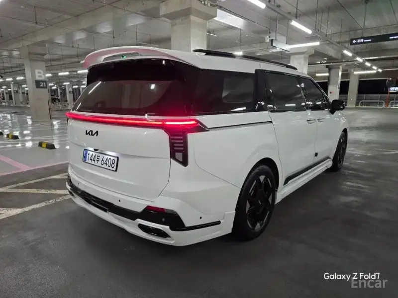 2023 Kia Carnival с пробегом 34 547 км