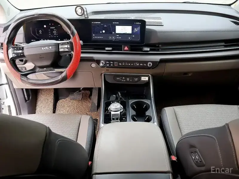 2025 Kia Carnival с пробегом 24 374 км