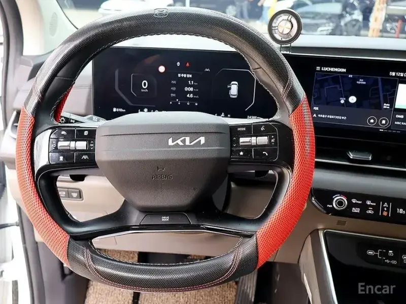2025 Kia Carnival с пробегом 24 374 км