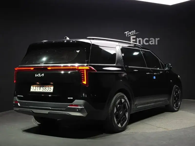 2024 Kia Carnival с пробегом 65 636 км
