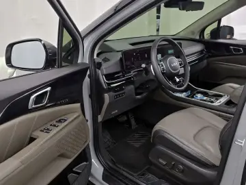 2024 Kia Carnival с пробегом 40 253 км