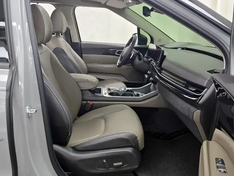 2024 Kia Carnival с пробегом 40 253 км