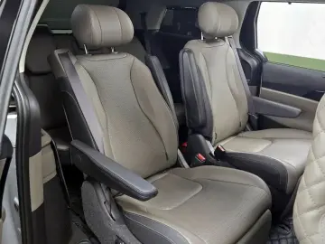 2024 Kia Carnival с пробегом 40 253 км