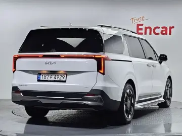 2024 Kia Carnival с пробегом 32 920 км