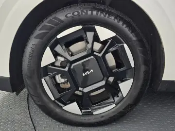 2023 Kia Carnival с пробегом 21 566 км