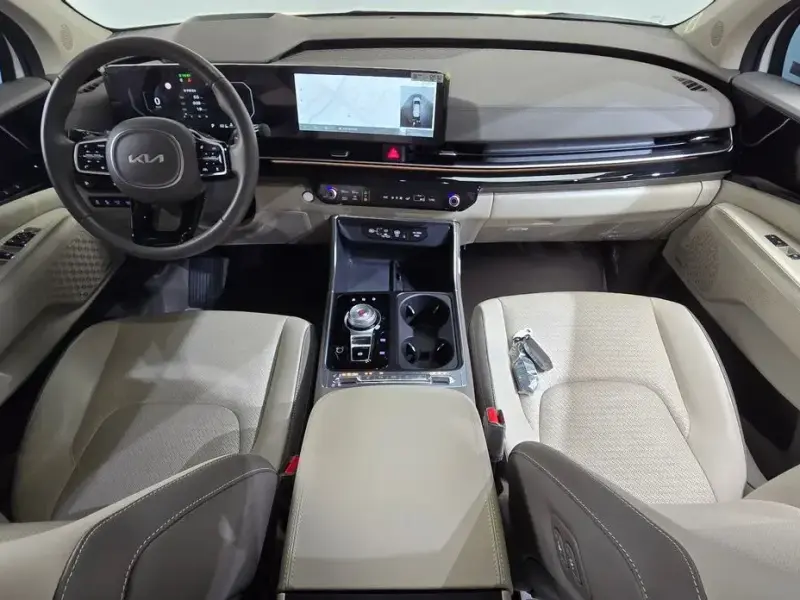 2023 Kia Carnival с пробегом 21 566 км