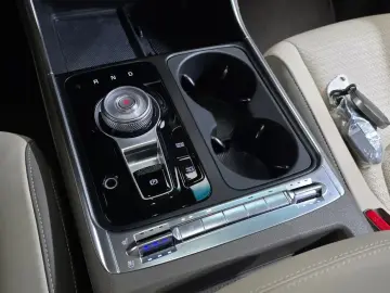 2023 Kia Carnival с пробегом 21 566 км