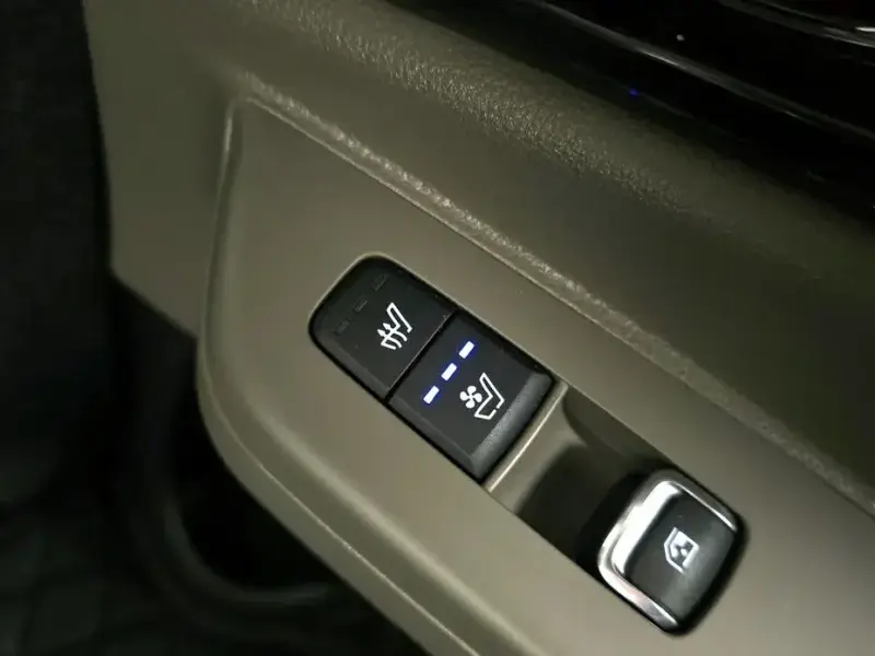 2024 Kia Carnival с пробегом 40 253 км