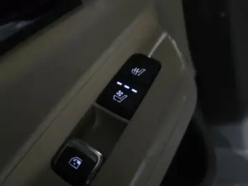 2023 Kia Carnival с пробегом 21 566 км