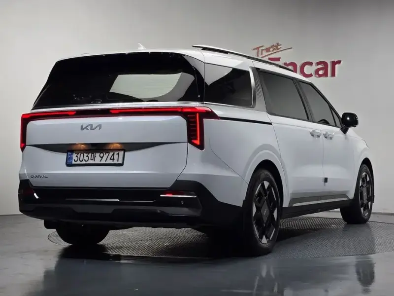 2024 Kia Carnival с пробегом 31 548 км
