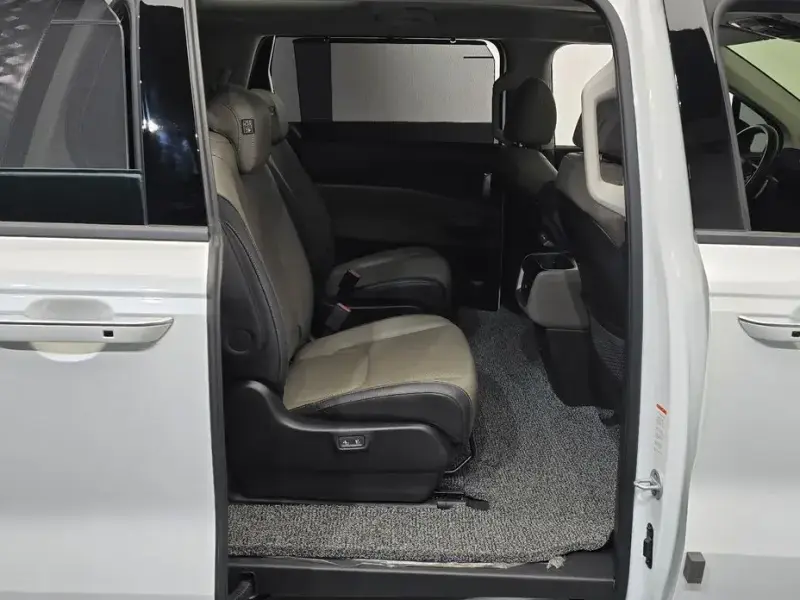 2024 Kia Carnival с пробегом 31 548 км