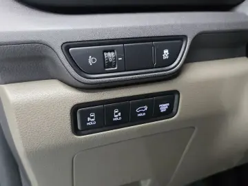 2024 Kia Carnival с пробегом 75 342 км
