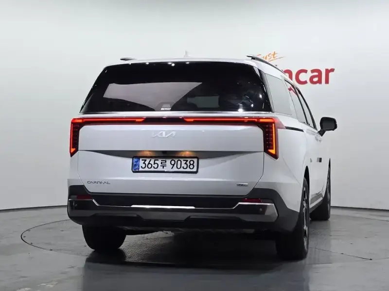 2024 Kia Carnival с пробегом 26 791 км
