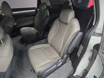 2024 Kia Carnival с пробегом 75 342 км