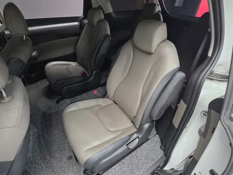 2024 Kia Carnival с пробегом 75 342 км