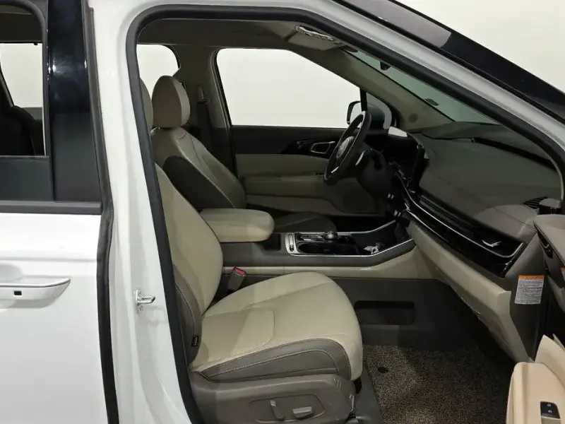 2024 Kia Carnival с пробегом 26 791 км
