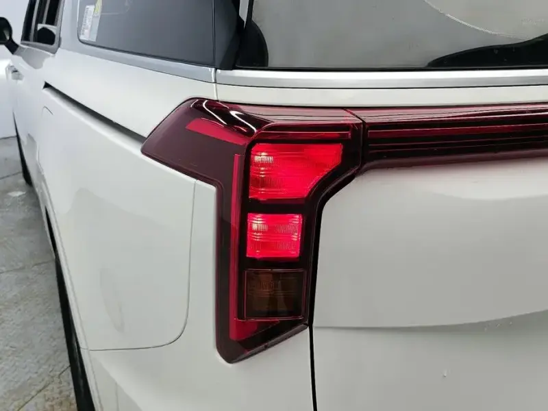2024 Kia Carnival с пробегом 64 251 км